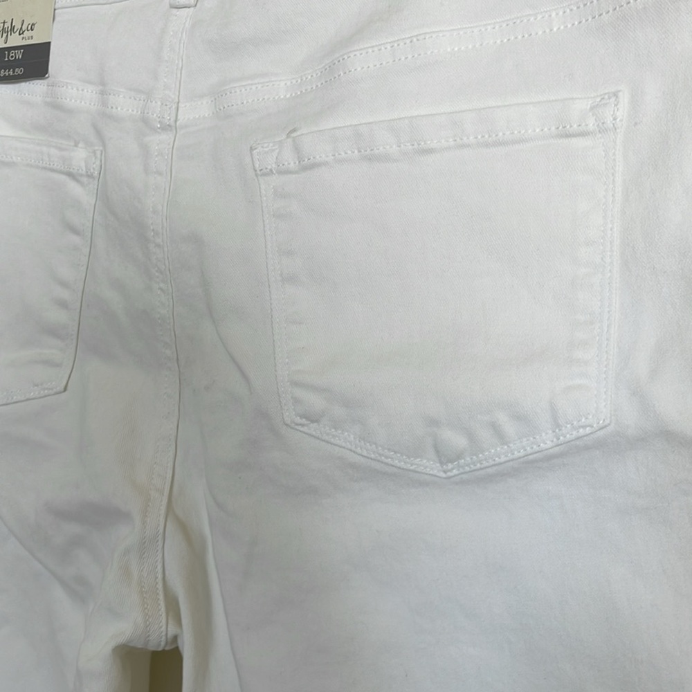 Style & Co. White Women’s Bermuda Shorts - Picture 5 of 6